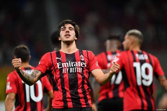 爱德华兹29+10+9 森林狼险胜独行侠大比分1-3