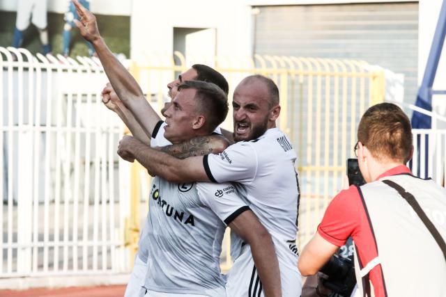 记者称劳塔罗没进FIFA年度最佳候选是笑话